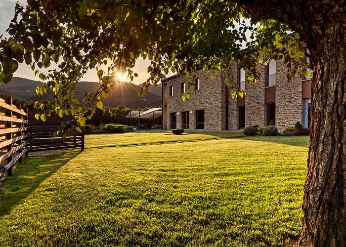 Agriresort Villa Gelso - Adults And Pet Friendly Vesime